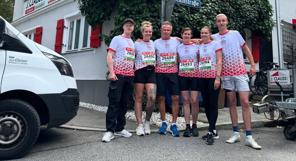 Auf geht’s ins Olympiastadion. 6 clauss bedachungen firmenlauf