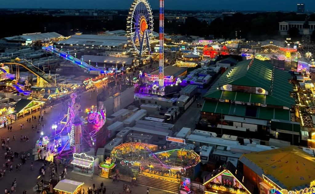 Oktoberfest seit 1810 - J.Clauss Bedachungen Meisterbetrieb seit 1880 5 551088813 17949083475031915 3145992275505002627 n Kopie